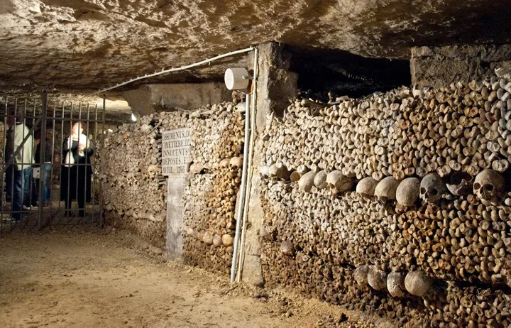 Catacombs visitors