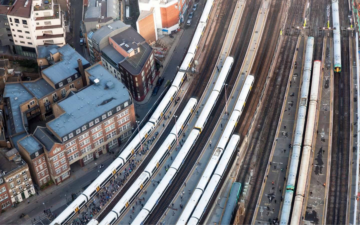 Trains at London Bridge station from above