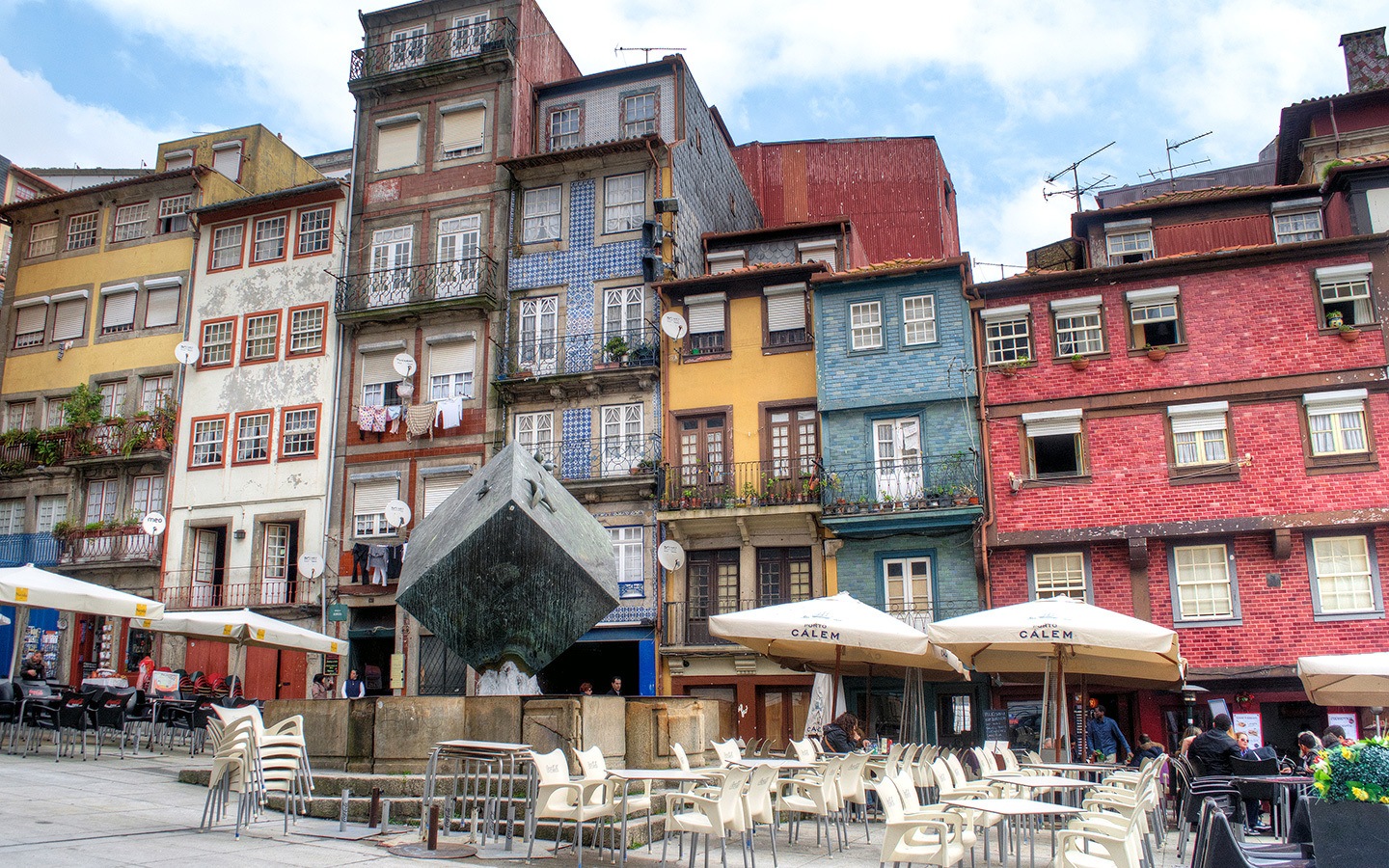 Colourful buildings in Porto's Praça da Ribeira