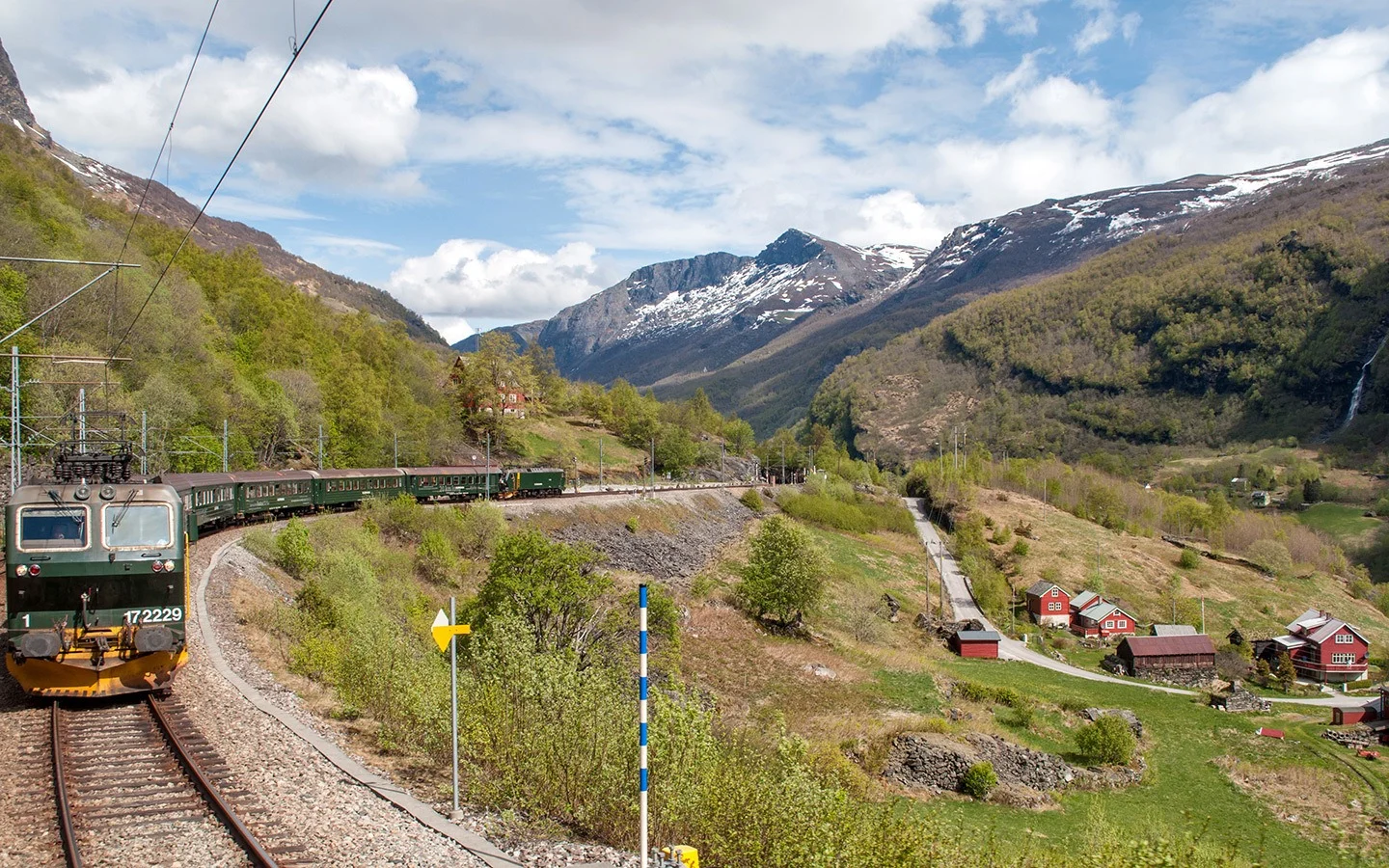 Flamsbana trains pass each other partway along the route