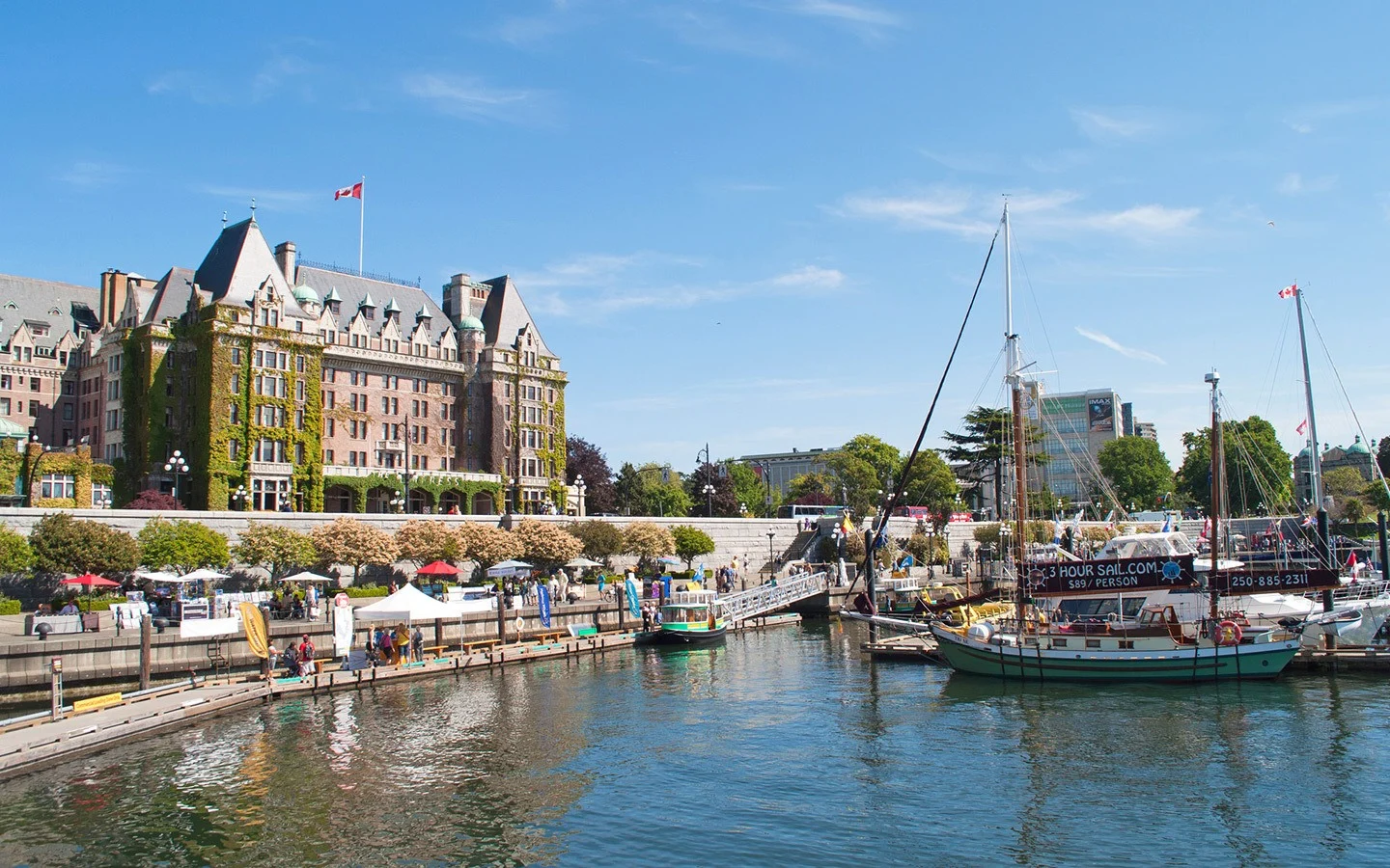 The harbour and Fairmont Empress Hotel in Victoria, Vancouver Island