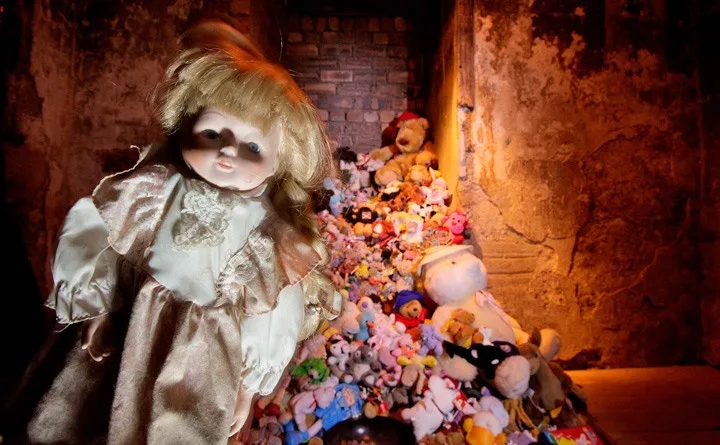 Creepy piles of dolls