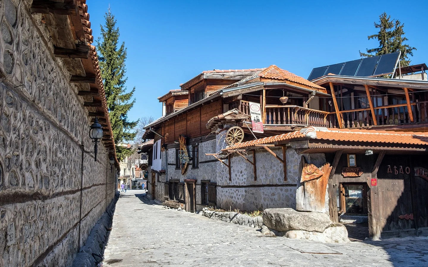Cobbled streets and old stone houses in Bansko old town