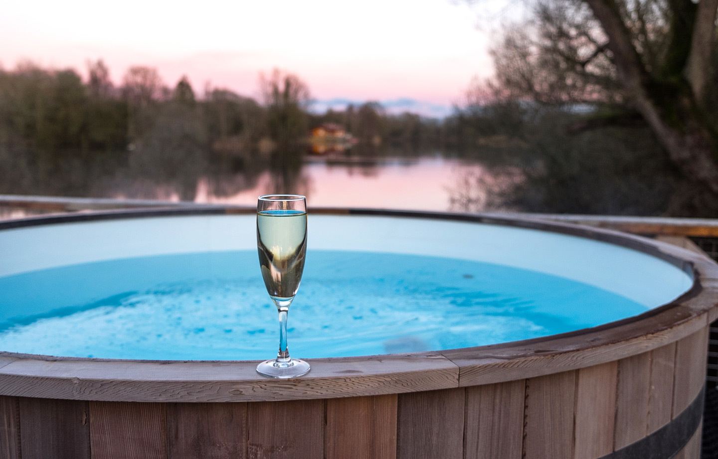 Hot tub sunset at Lake House Holidays