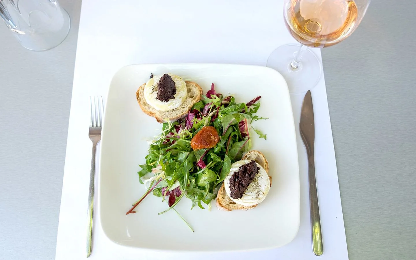 Rosé and goat's cheese salad lunch in Avignon