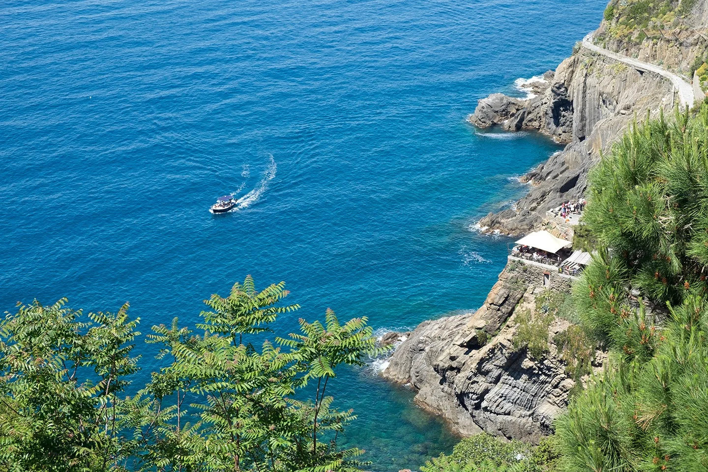 Blue seas and cliffs in Cinque Terre, Italy