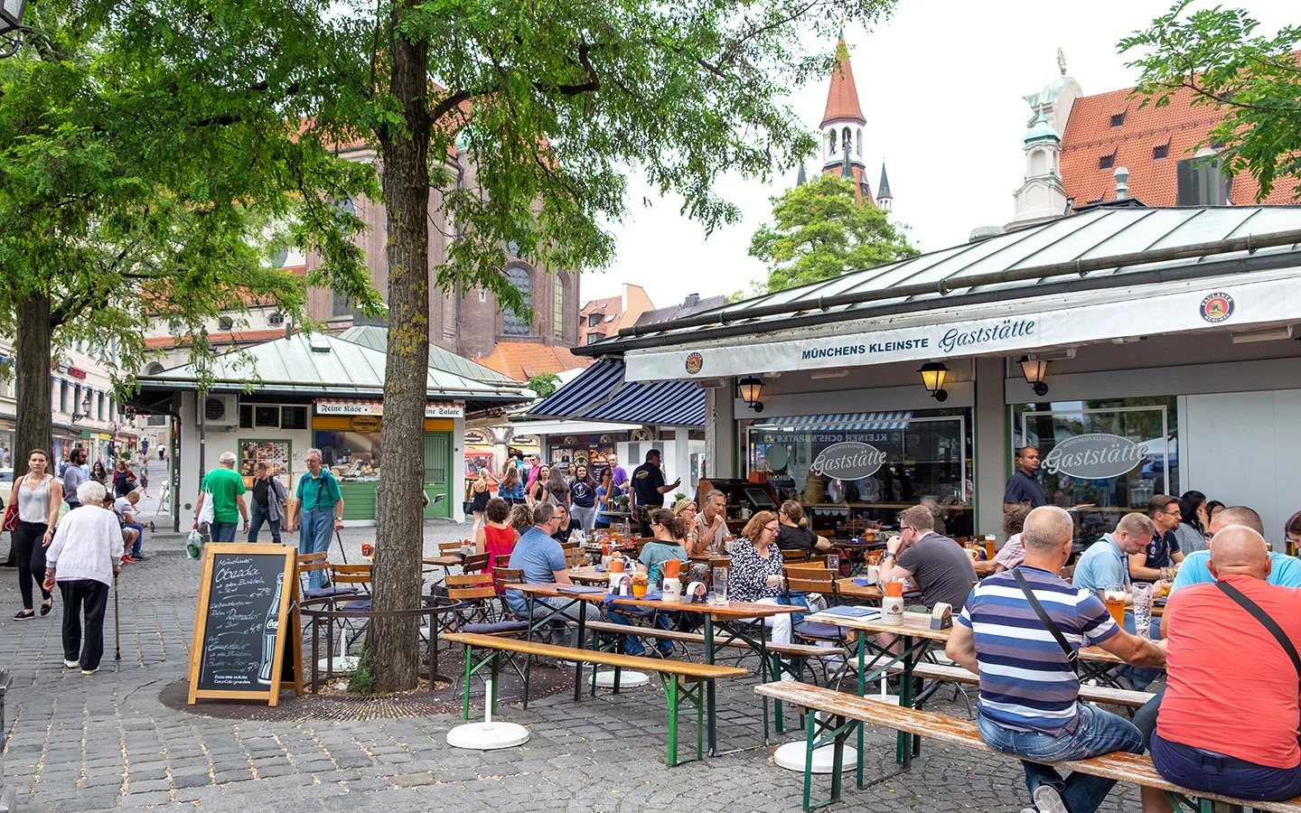 The Viktualienmarkt food market in Munich