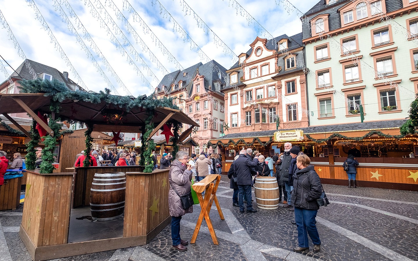 A Christmas market river cruise on the Rhine