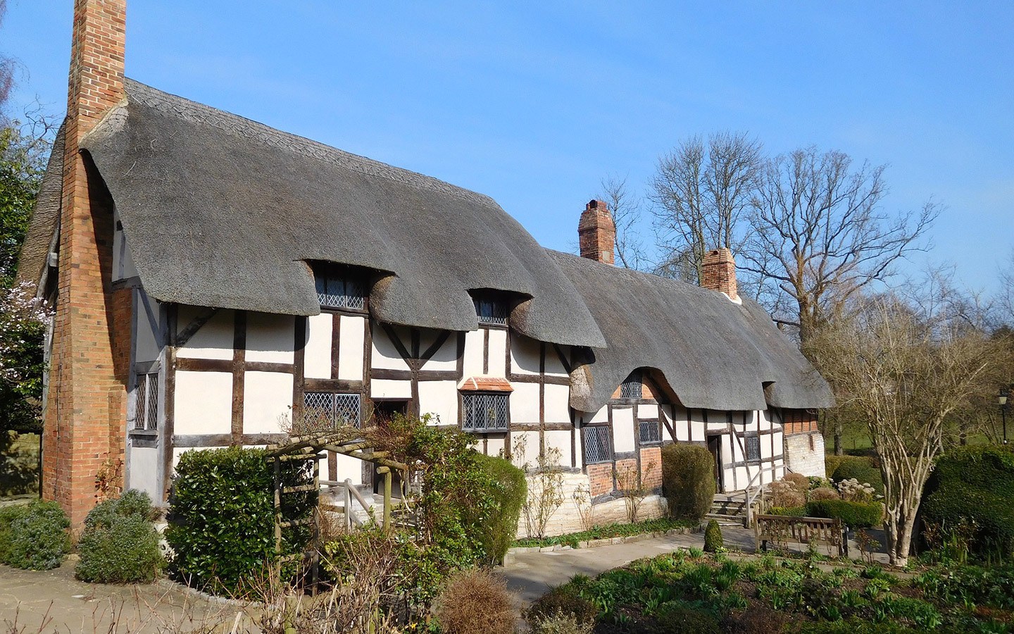 Anne Hathaway's Cottage in Stratford-upon-Avon, England