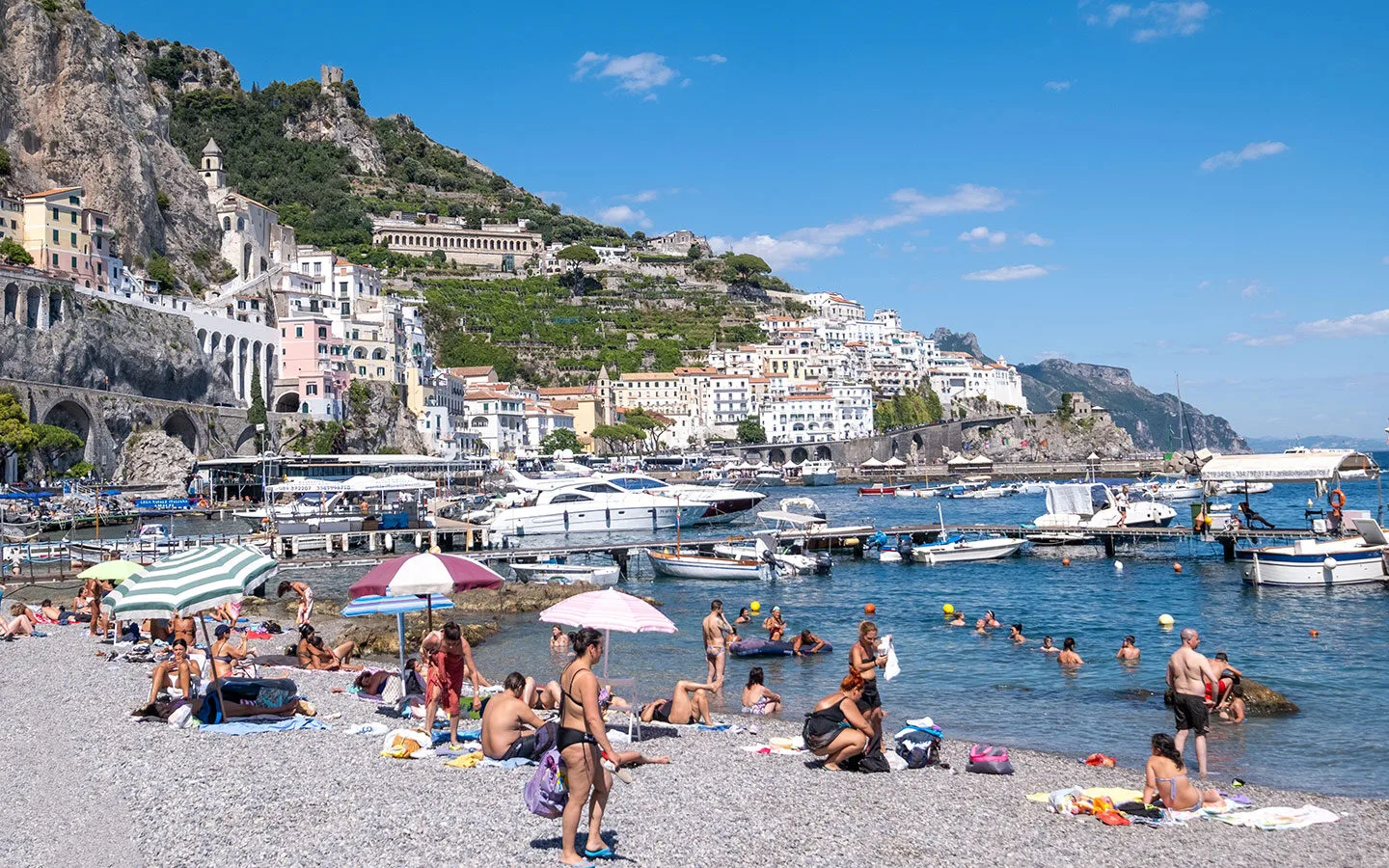 Spiaggia del Porto free beach in Amalfi