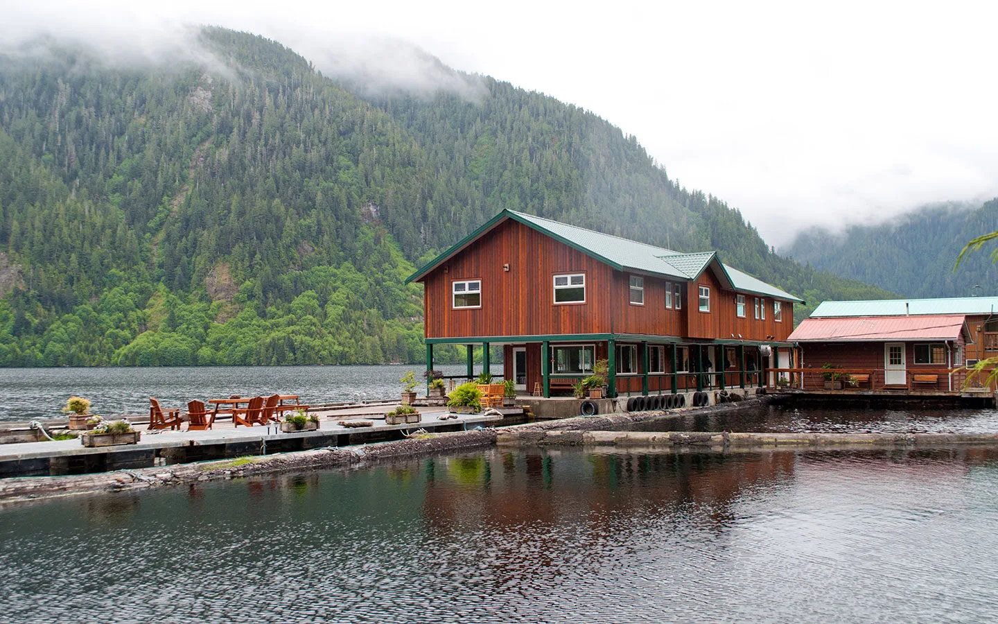 Great Bear Lodge bear-watching accommodation in British Columbia