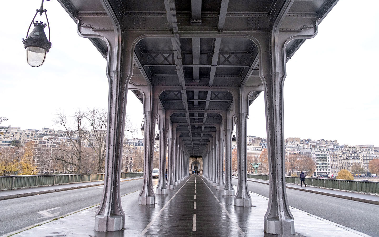 Pont de Bir Hakeim bridge – a Paris film location from Inception