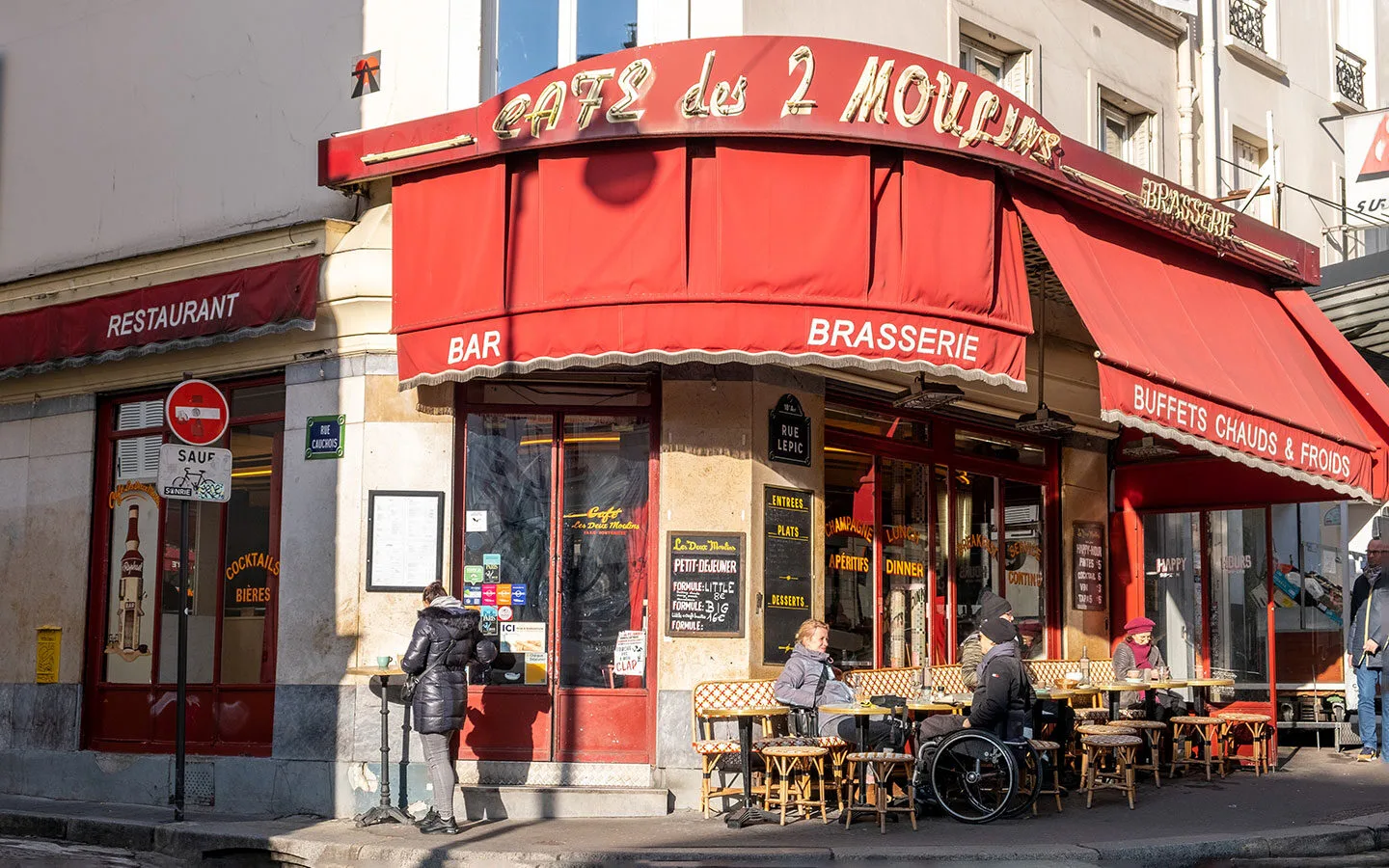 The Café des Deux Moulins Amélie filming location in Montmartre