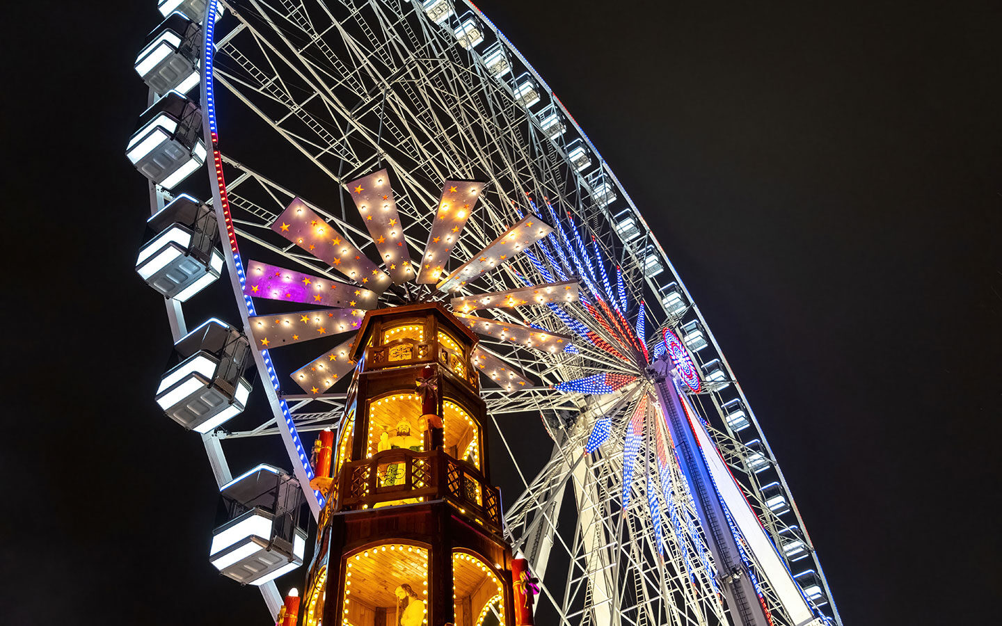 The ferris wheel at the Tuileries Christmas market
