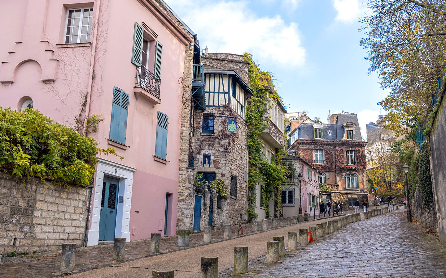 Free Self guided Walking Tour Of Montmartre Paris with Map Free Self guided Walking Tour Of Montmartre Paris with Map