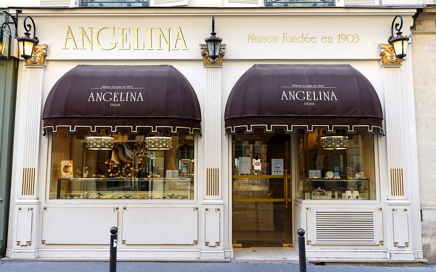 Angelina tea rooms on Rue de Rivoli in Paris