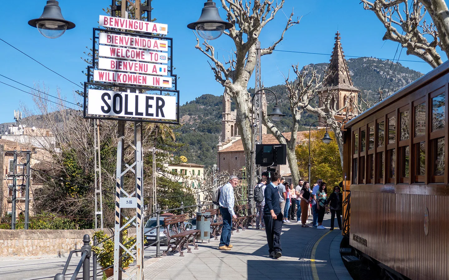 Sóller station and the train from Palma to Soller