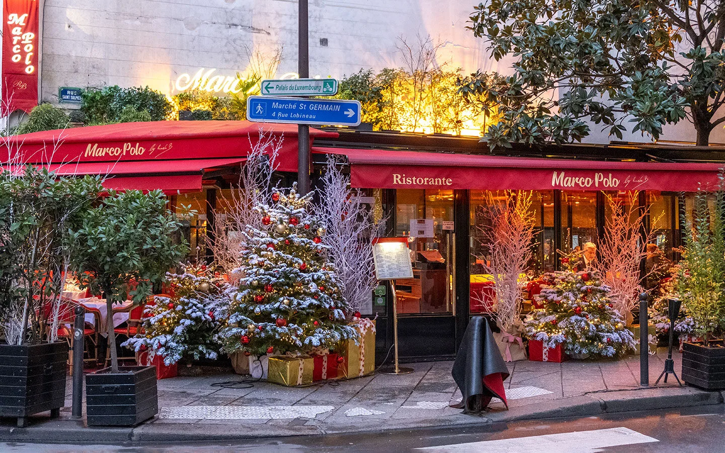 Christmas decorations in a cafe in Paris