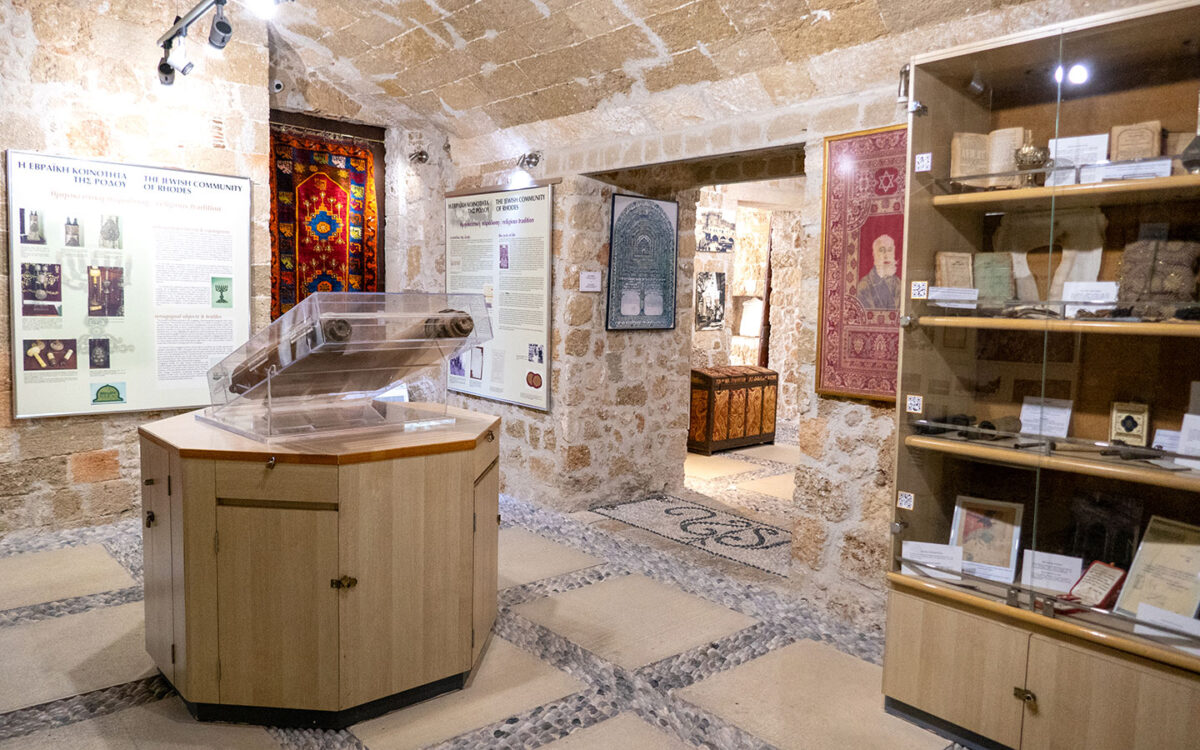 Free self-guided Rhodes Old Town walking tour (with map)
