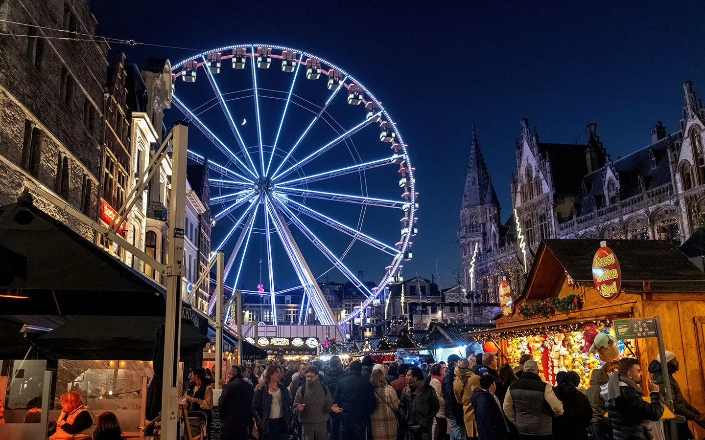 Ferris wheel at the Korenmarkt at Ghent Christmas markets