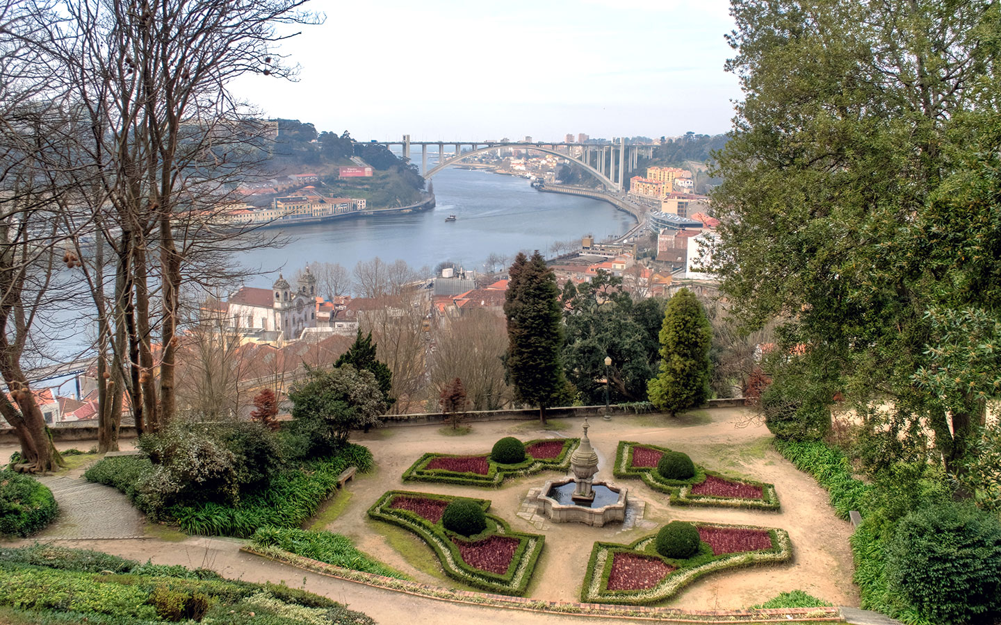 Hidden gardens in the Ribeira district